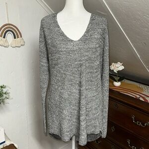 a.n.a  a new approach‎ Women’s sweater size Large.